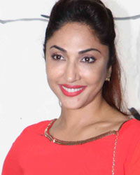 Daisy Shah Debut Play Begum Jaan