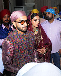 Ranveer Singh and Deepika Pagukone at Golden Temple, Amritsar