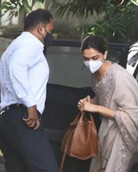 Deepika Padukone at NCB Guest House to record statement