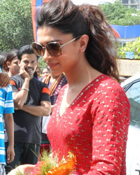 Deepika Padukone at Siddhivinayak Temple