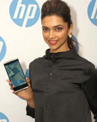 Deepika Padukone Unveils HP Slate 7 VoiceTab