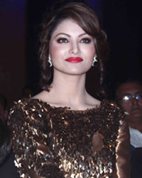 Divya Kumar and Urvashi Rautela