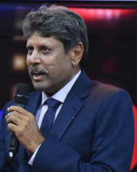 Sunil Grover and Kapil Dev