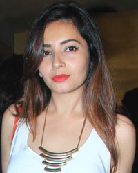 Dharam Sankat Mein Premiere