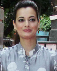 Dia Mirza Unveils BBLUNT Salon