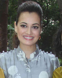 Dia Mirza Unveils BBLUNT Salon