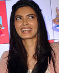 Diana Penty promotes Cocktail