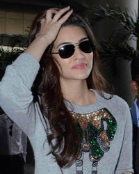 Dilwale Cast Spotted at Airport