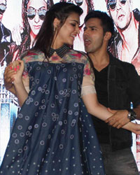 Varun Dhawan and Kriti Sanon