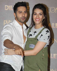 Varun Dhawan and Kriti Sanon