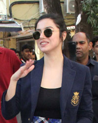 Divya Khosla Kumar at MMK College