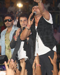 Yo Yo Honey Singh with Alfaaz and other punjabi singers at a charity concert 'Dreams For You' to support women who have been affected with fraud marriages