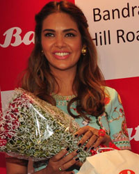 Esha Inaugurates a Bata Store