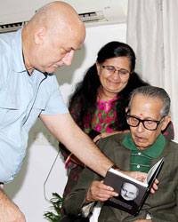 Anupam Kher and R. K. Laxman