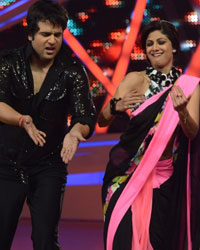 Krishna performing with Shilpa Shetty Kundra