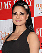 Rajesh Shrivastava, Veena Malik and Raju Kariya