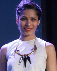 Freida Pinto Launches Samsung Galaxy S5