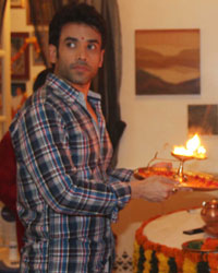 Tusshar Kapoor at Ganesh Chaturthi 2013