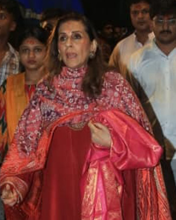 Sunita Kapoor a Lalbaugcha Raja pandal