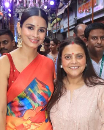 Chetna Pande and Isha Malviya