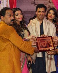 Kyra Dutt, Satarupa Pyne, Avani Modi, filmmaker Madhur Bhandarkar and actor Akanksha Puri