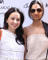 Ashika and Gauri Pohoomul