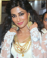 Chitrangada Singh inaugurates jewellery exhibition Glamour North Mumbai 2014