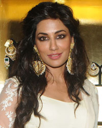 Chitrangada Singh inaugurates jewellery exhibition Glamour North Mumbai 2014