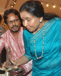 Paramesh Paul and Asha Bhosle