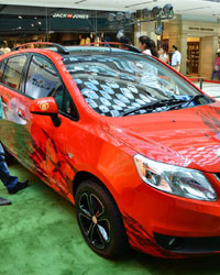 GM Launches Manchester United Limited Edition Cars