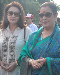 Udit Narayan, Poonam Dhillon and Poonam Sinha