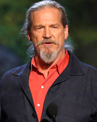 Actor Jeff Bridges accepts The Original Dude award at the seventh annual Spike TV's 'Guys Choice' awards in Culver City, California