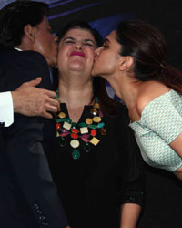 Boman Irani, Shah Rukh Khan, Farah Khan and Deepika Padukone