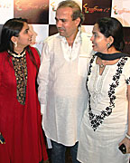 Swapna Patker, Suresh Wadkar with wife Padma