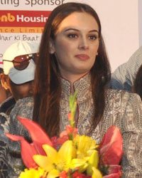 Evelyn Sharma and Vivek Oberoi