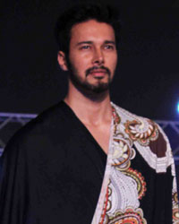 Rajniesh Duggall