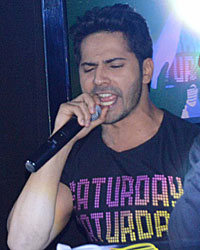 Varun Dhawan promotes 'Humpty Sharma ki Dulhaniya' at Royalty Club, Bandra