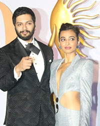 Hosts Ali Fazal and Radhika Apte