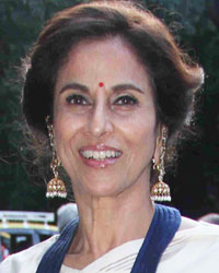 Shobha De