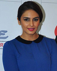 Huma Qureshi with Dr. Deepak Namjoshi's Family