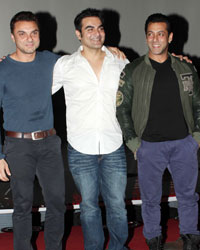 Soha Ali Khan, Arbaaz Khan and Salman Khan