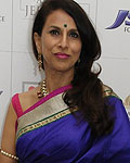 Shobha De