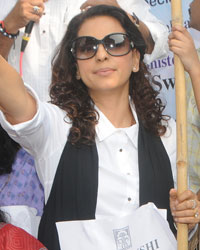 Juhi Chawla Conducts Swachh Bharat Abhiyan