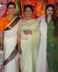 Kajol, Tanuja and Tanishaa Mukerji