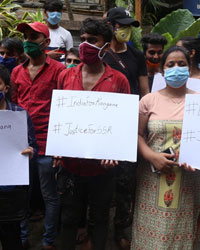 Supporters of Kangana Ranaut protest against demolition of her Mumbai office