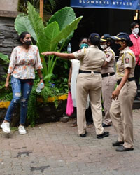 Supporters of Kangana Ranaut protest against demolition of her Mumbai office