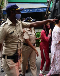 Supporters of Kangana Ranaut protest against demolition of her Mumbai office