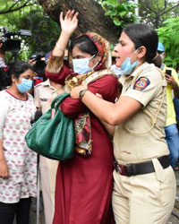 Supporters of Kangana Ranaut protest against demolition of her Mumbai office