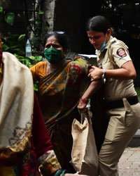 Supporters of Kangana Ranaut protest against demolition of her Mumbai office