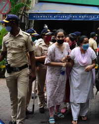 Supporters of Kangana Ranaut protest against demolition of her Mumbai office